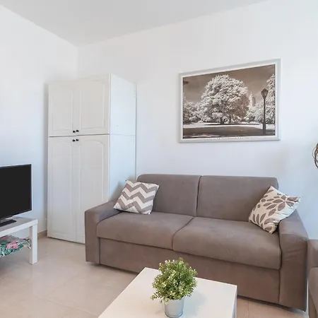 Clara Hébergement de vacances Fontane Bianche